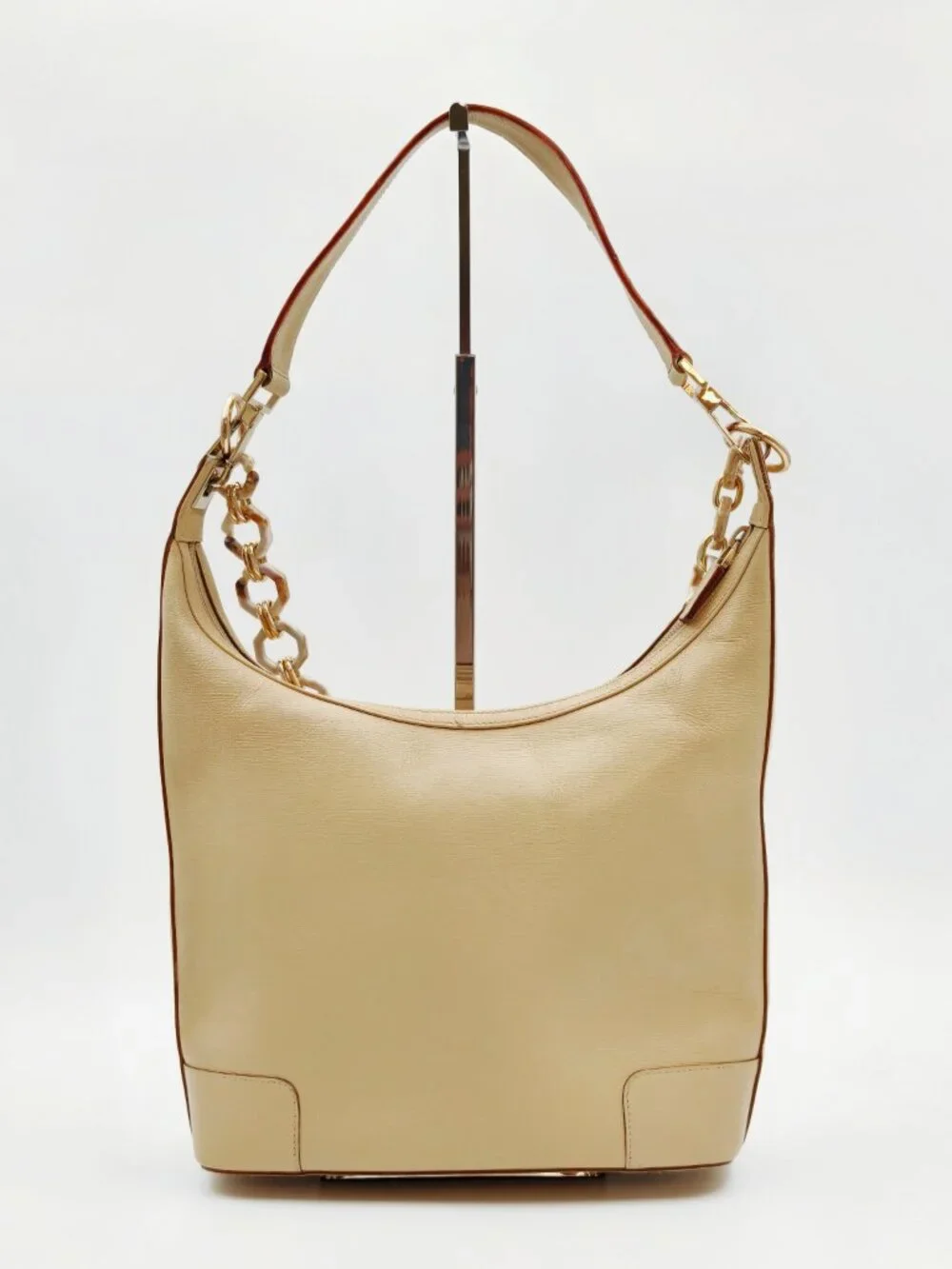 Gucci brand color